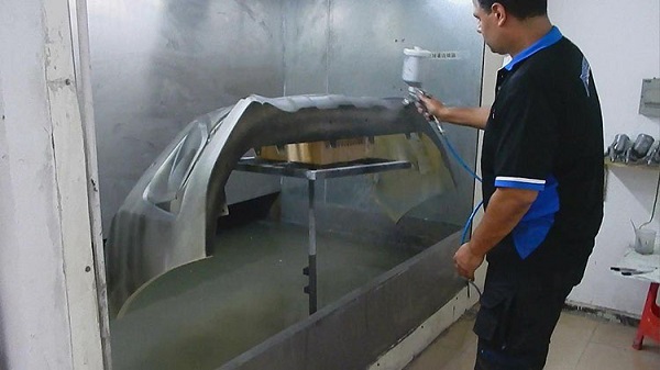 美国技术总监喷油