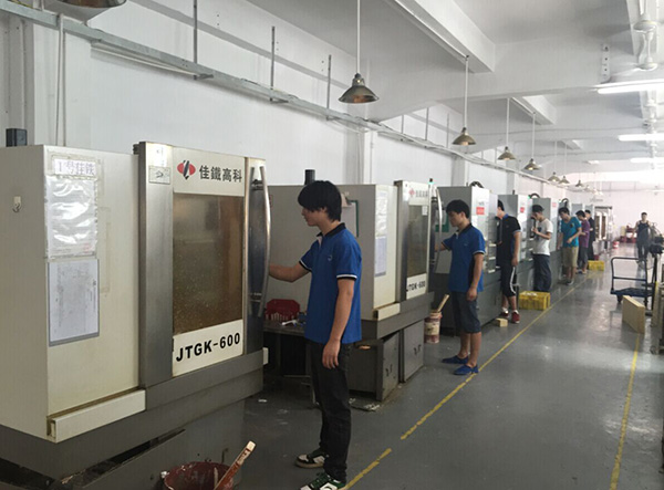 CNC加工设备